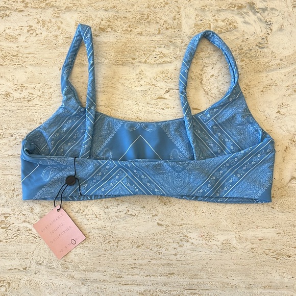 SKATIE X Amber Fillerup Clark women’s swim top blue size large - Picture 2 of 6